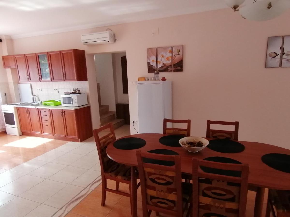 Aqua Oazis Apartman Hajduszoboszlo Exterior photo