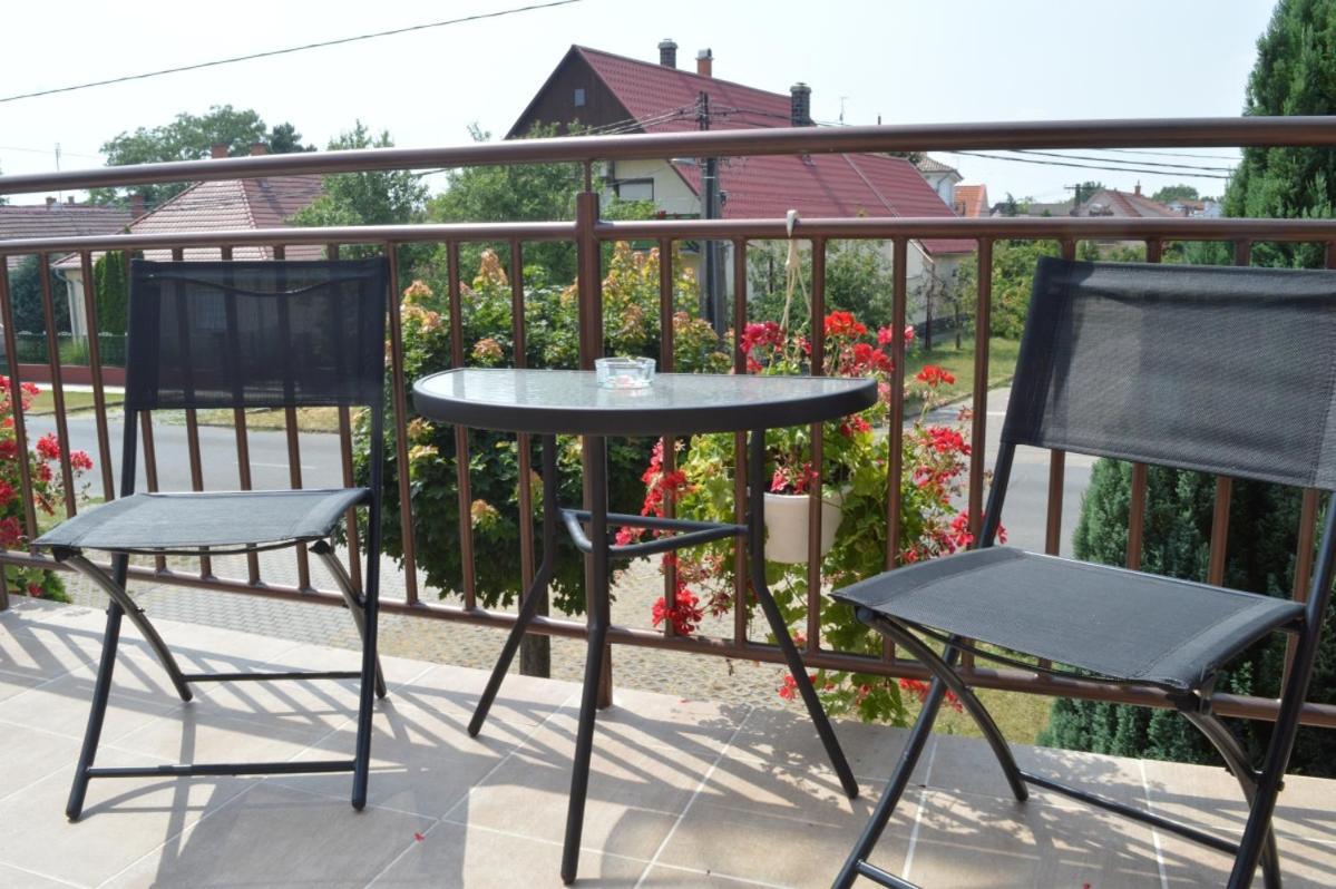 Aqua Oazis Apartman Hajduszoboszlo Exterior photo